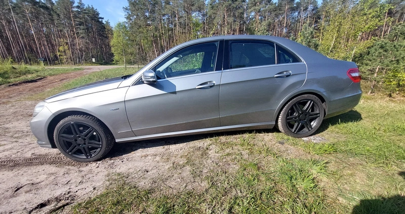 Mercedes-Benz Klasa E cena 39999 przebieg: 290000, rok produkcji 2010 z Świnoujście małe 106